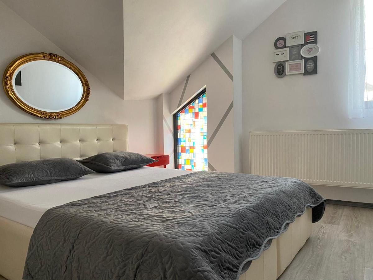 The Vintage - Wonderful Apartment In Best Location Craiova Exterior foto