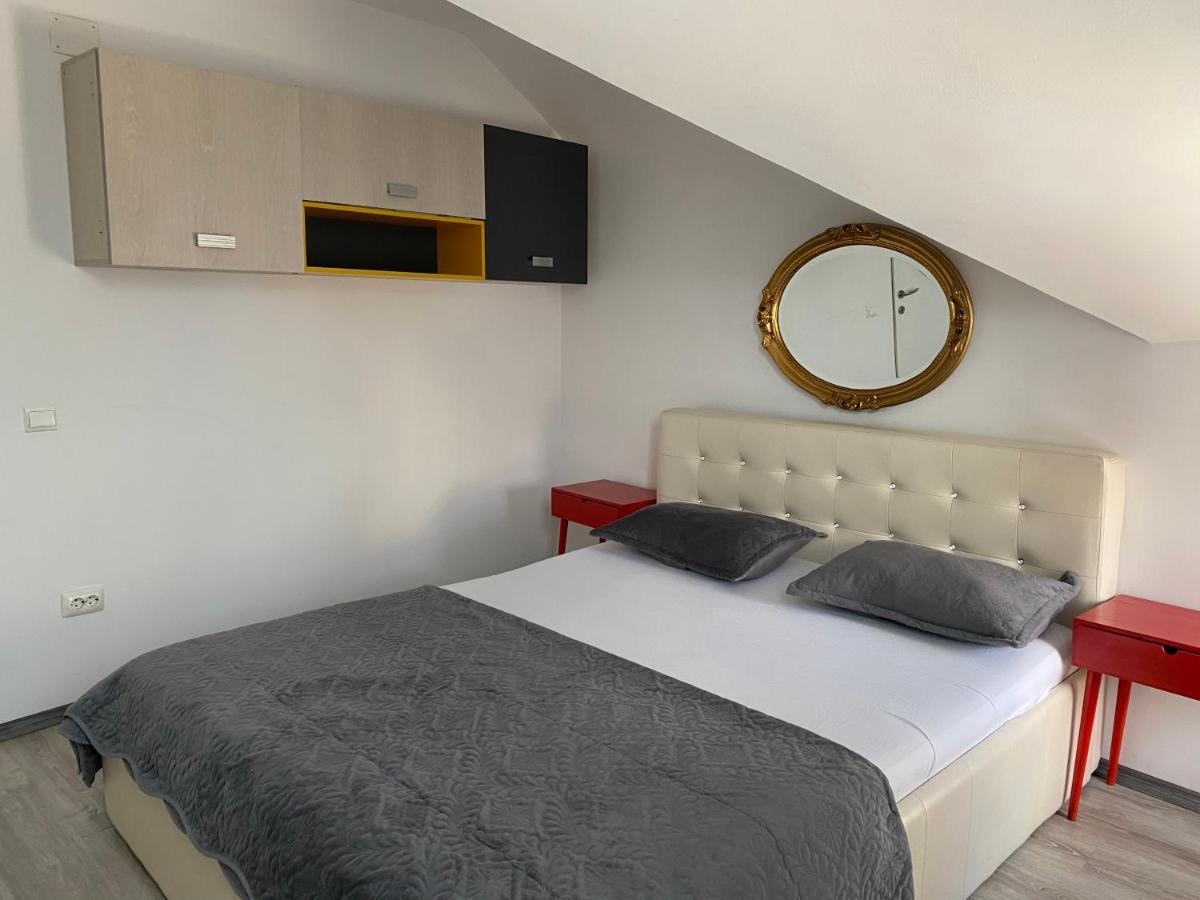 The Vintage - Wonderful Apartment In Best Location Craiova Exterior foto