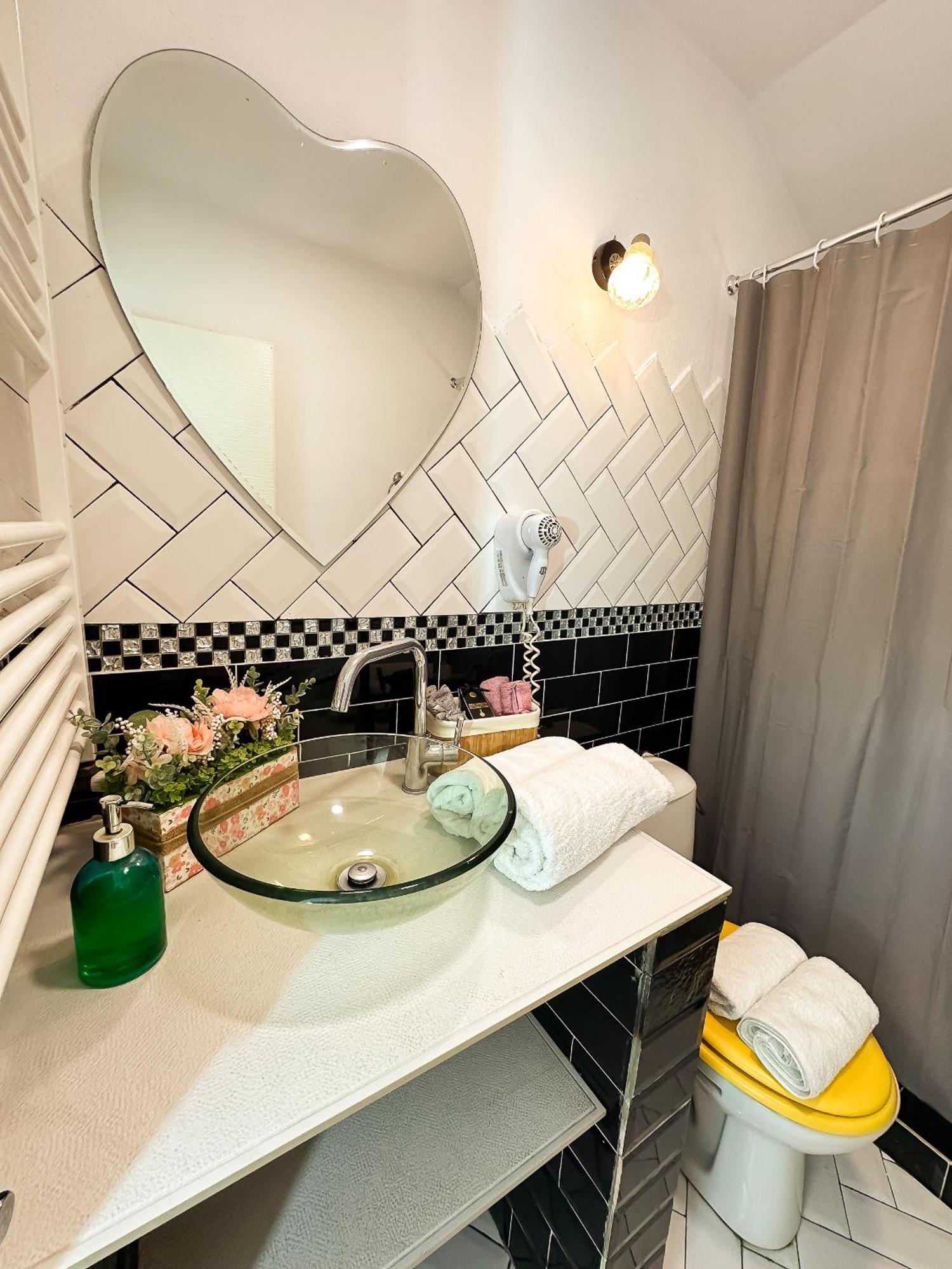 The Vintage - Wonderful Apartment In Best Location Craiova Exterior foto