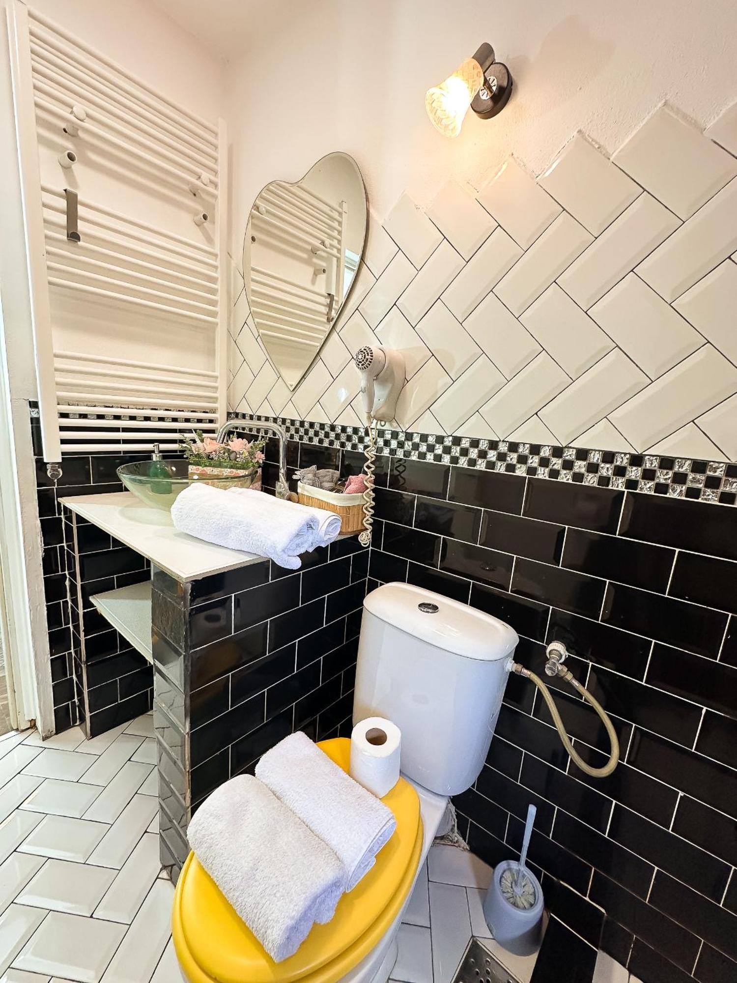 The Vintage - Wonderful Apartment In Best Location Craiova Exterior foto