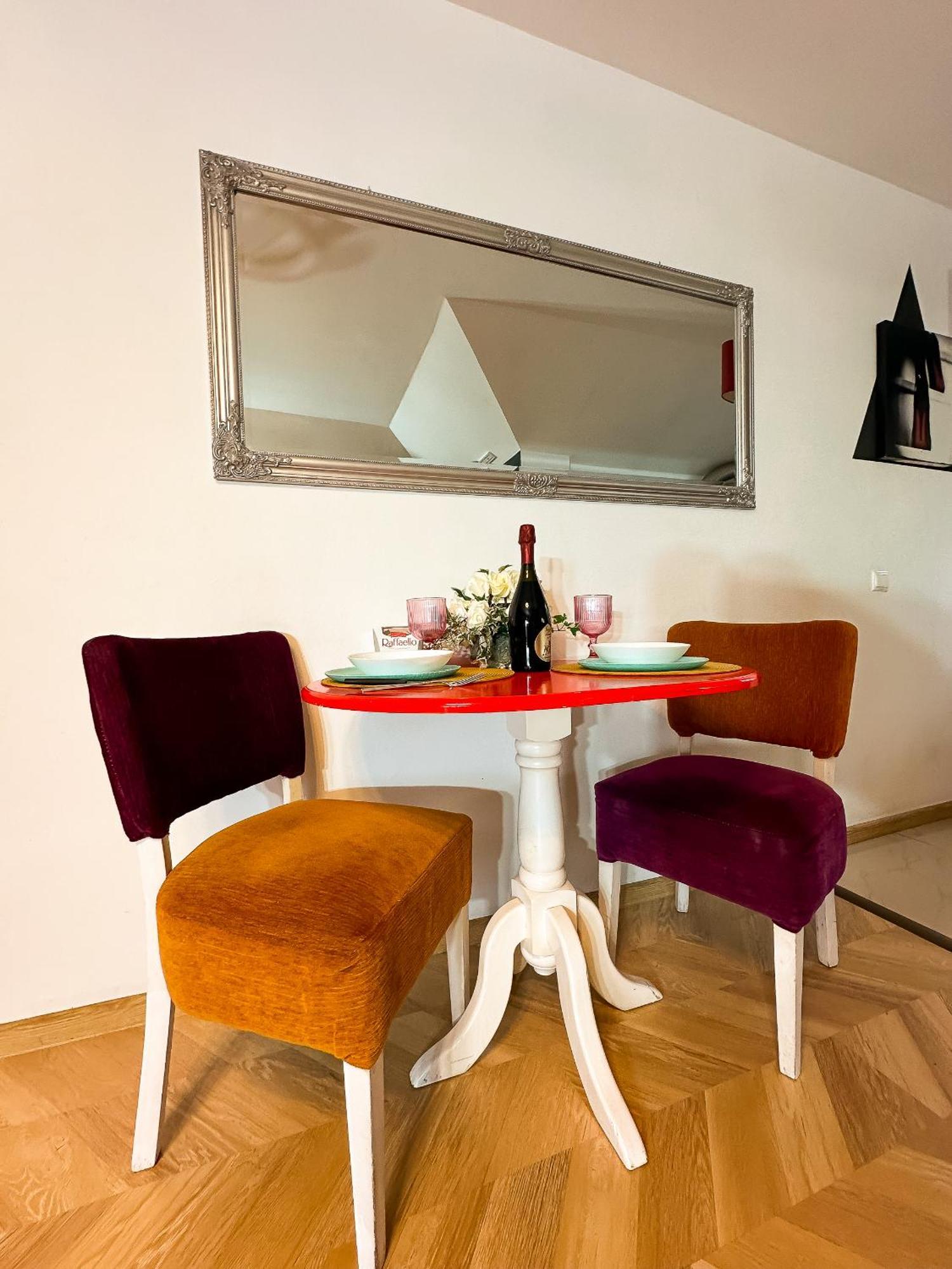 The Vintage - Wonderful Apartment In Best Location Craiova Exterior foto