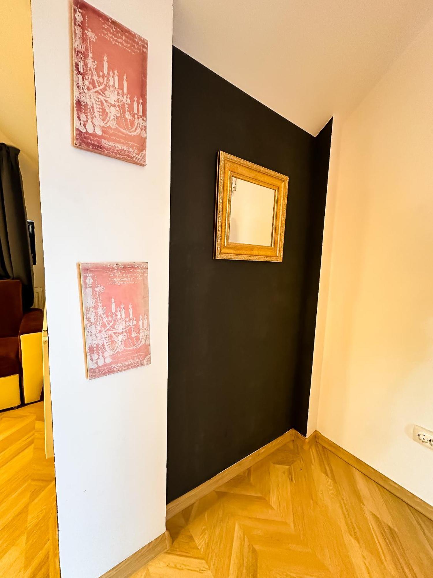 The Vintage - Wonderful Apartment In Best Location Craiova Exterior foto